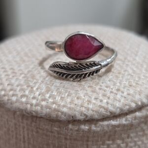 Silver and Red Onyx Gemstone Feather Ring